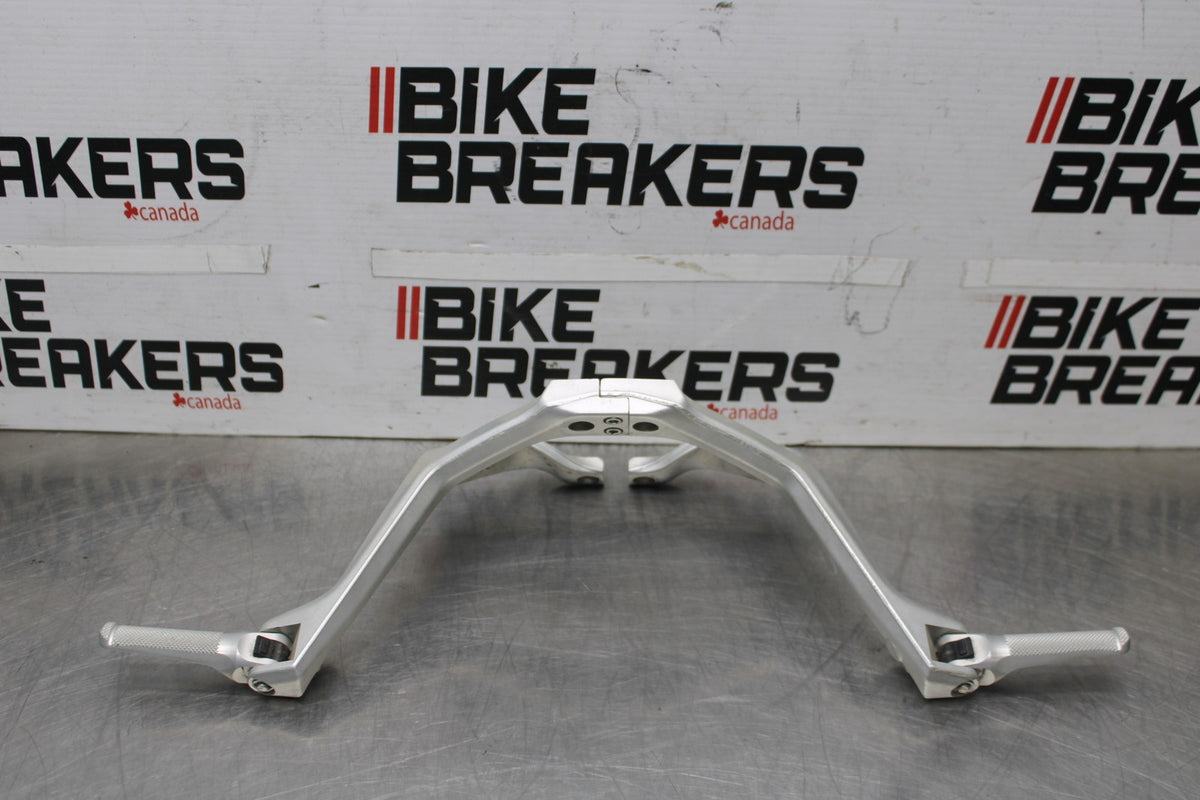 16 DUCATI 959 PANIGALE REAR BACK PASSENGER PEG SET PAIR BB912