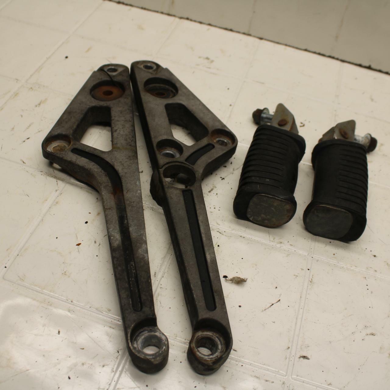 80-83 YAMAHA MAXIM 650 XJ650 FOOT PEG SUPPORTS BB403