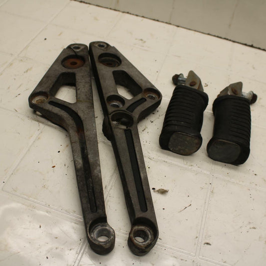 80-83 YAMAHA MAXIM 650 XJ650 FOOT PEG SUPPORTS BB403