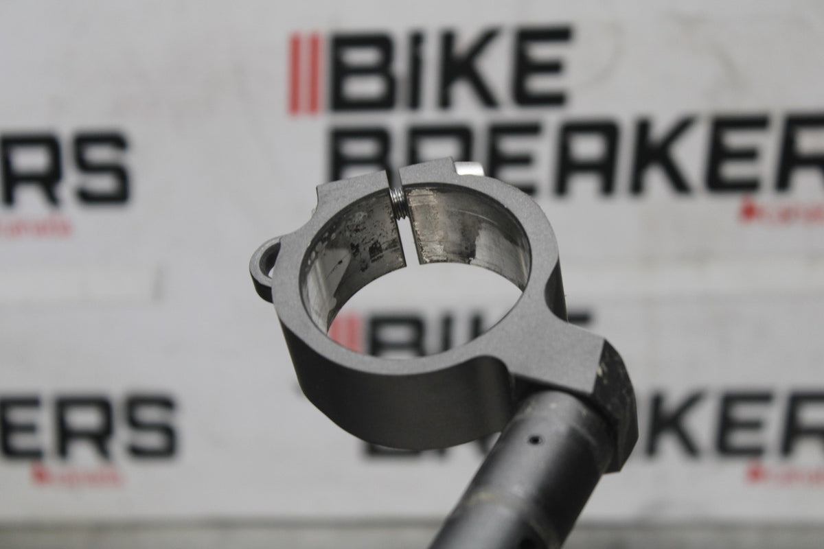 24-25 KAWASAKI NINJA ZX6R LEFT CLIP ON HANDLEBAR BB939
