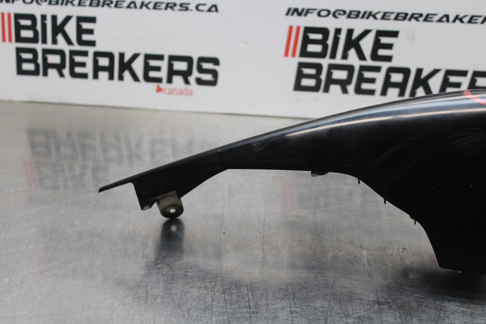 08 KAWASAKI NINJA ZX10R RIGHT REAR BACK TAIL FAIRING COWL SHROUD BB201