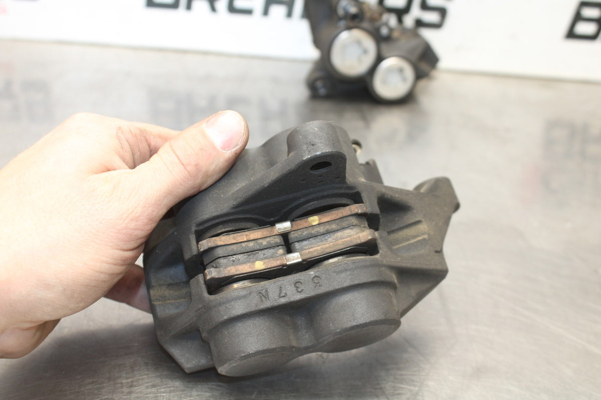 23-24 YAMAHA MT-07 RIGHT LEFT FRONT BRAKE CALIPER SET PAIR CALIPERS BB927