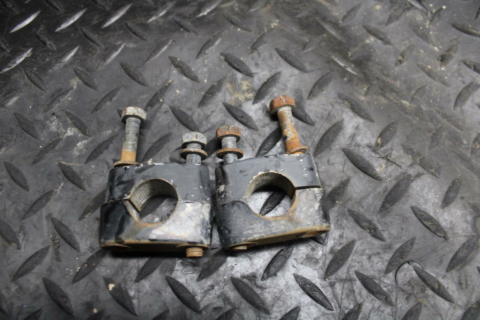 85-86 SUZUKI QUADRACER 250 HANDLEBAR RISERS CLAMPS BB210