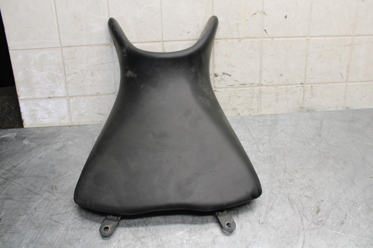 2015 Yamaha YZF R3 FRONT DRIVERS SEAT PAD SADDLE PILLION 1WD-F4710-00-00 BB526