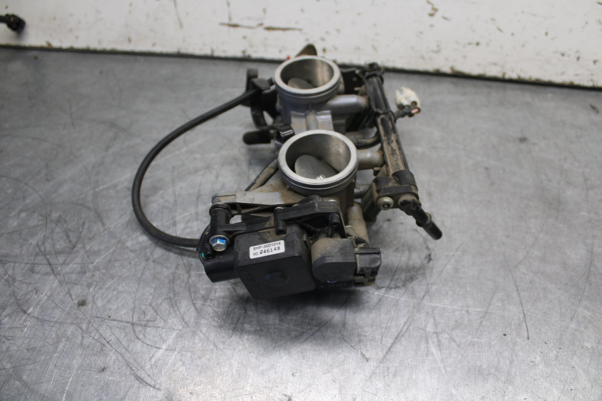 12-17 KAWASAKI ER-6N Z650 MAIN FUEL INJECTORS / THROTTLE BODIES BB709