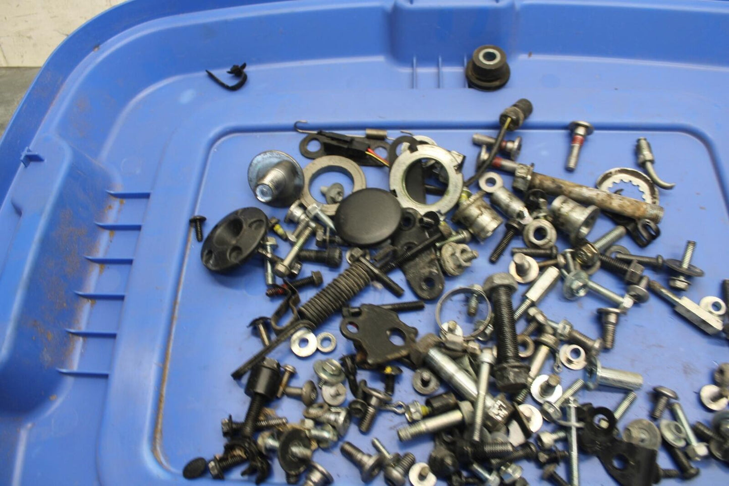 2013 Kawasaki Ninja 300 LEFTOVER  MOUNTING BOLTS HARDWARE MOTOR SCREWS BB518