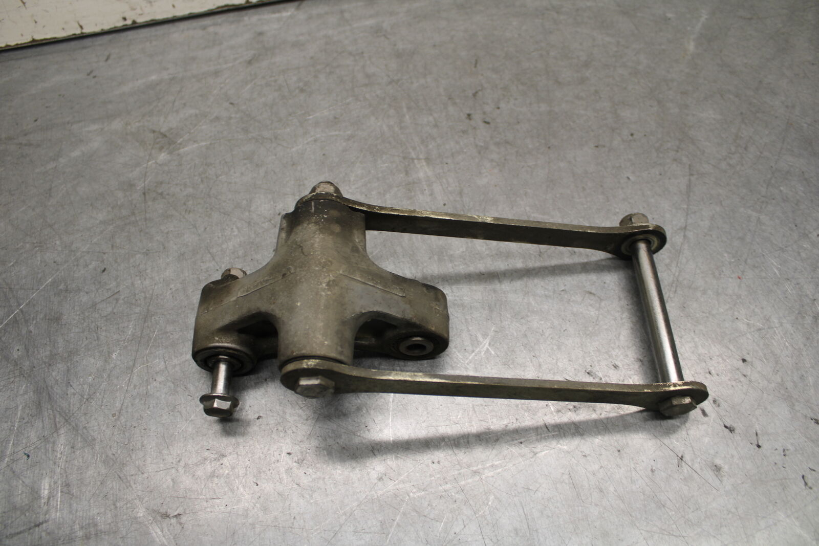 13-18 KAWASAKI NINJA ZX6R REAR DOGBONE SHOCK LINKAGE 39007-0045 39111-0316 BB666