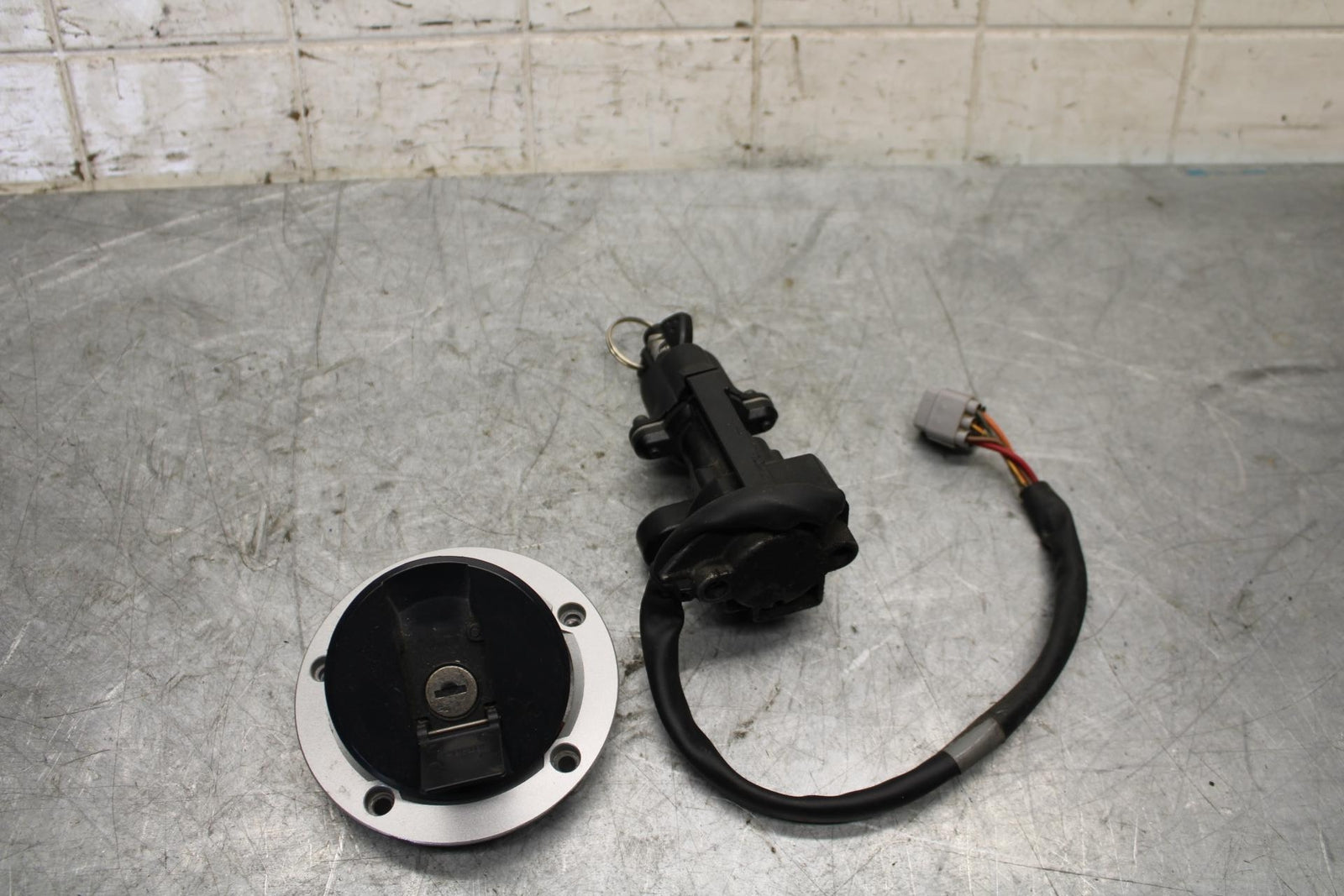 2017 Suzuki GSXR600 IGNITION LOCK W KEY GAS CAP BB527