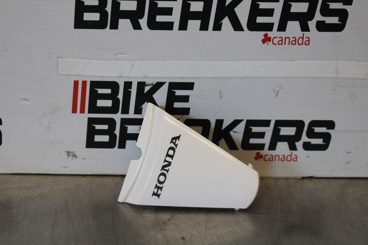 08 HONDA CBR125R CENTER REAR BACK TAIL FAIRING COWL BB114