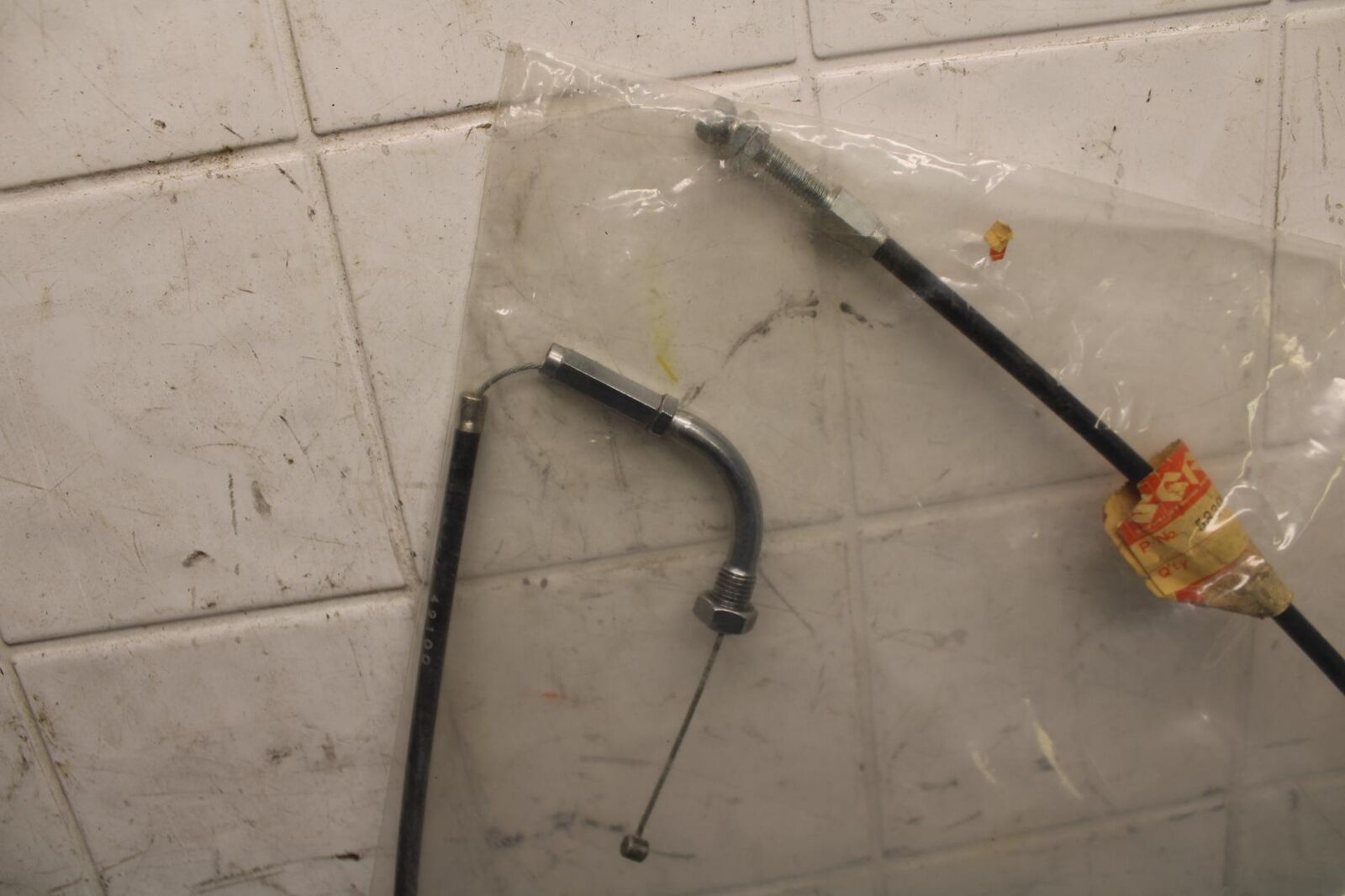 1979 Suzuki GS1000 THROTTLE CABLE LINE 58300-00a10 BB34
