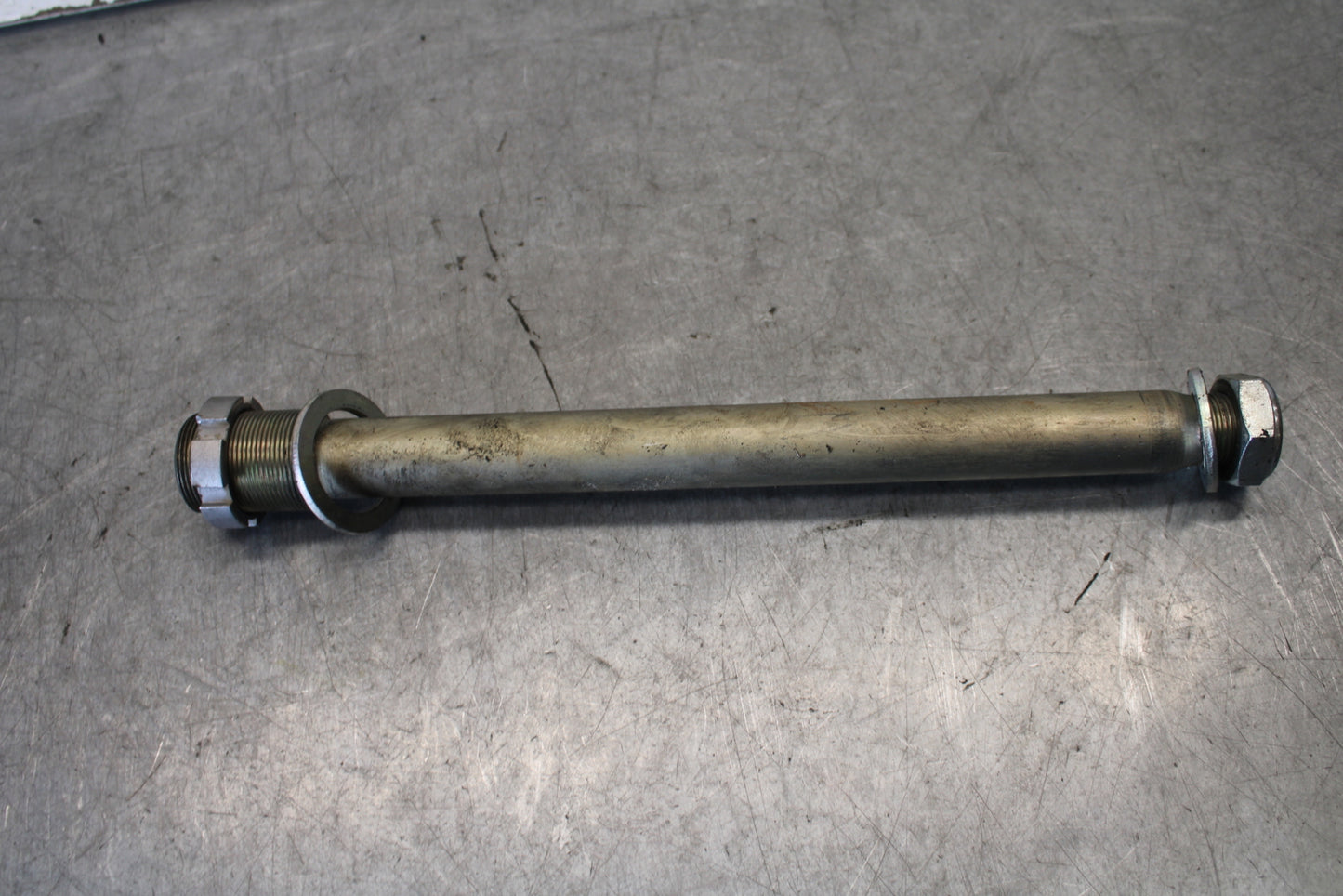 08-16 YAMAHA YZF R6 REAR BACK SWINGARM BOLT SUSPENSION PIVOT AXLE BB665