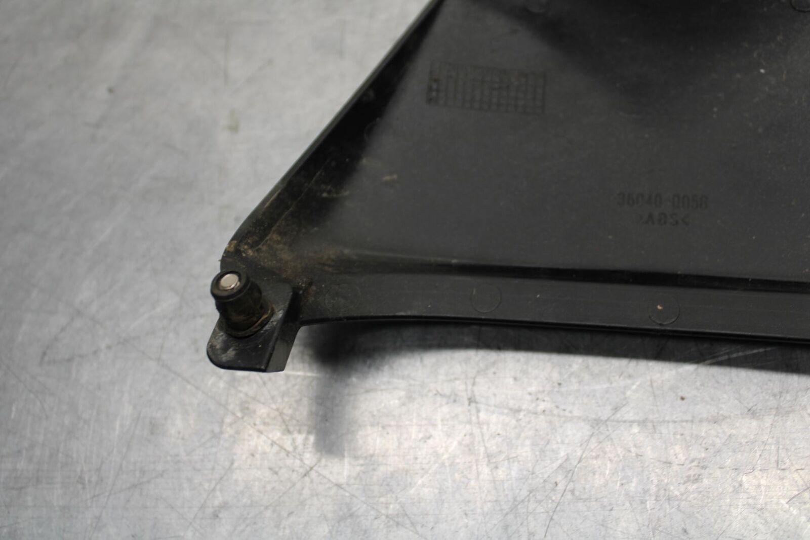 2012 Kawasaki Ninja ZX14R ZX1400E CENTER REAR BACK TAIL FAIRING COVER  BB60