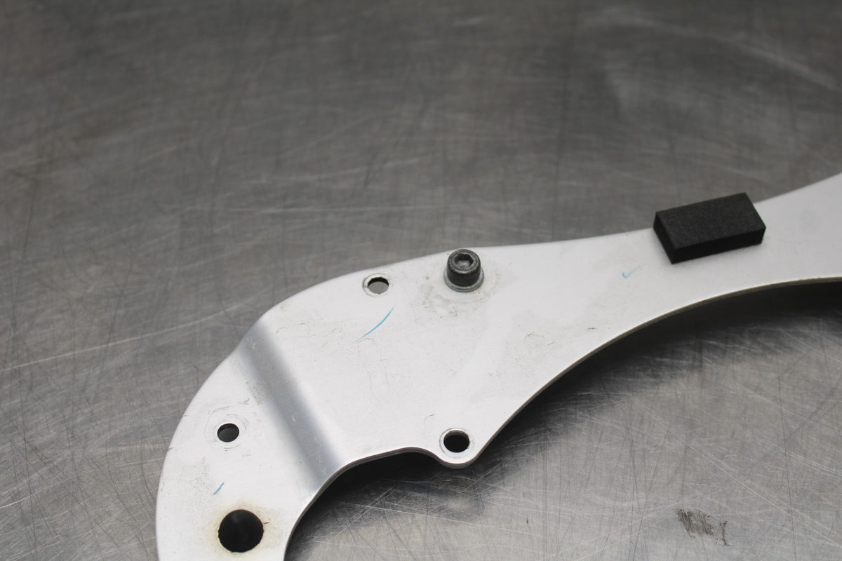 08-16 YAMAHA YZF R6 FRONT SEAT MOUNTING BRACKET MOUNT BB856