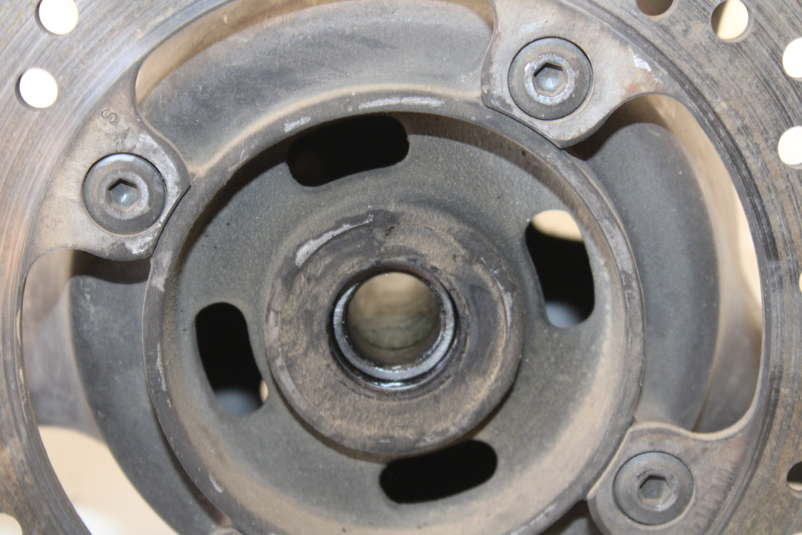 07-08 TRIUMPH DAYTONA 675 REAR WHEEL BACK RIM BB685