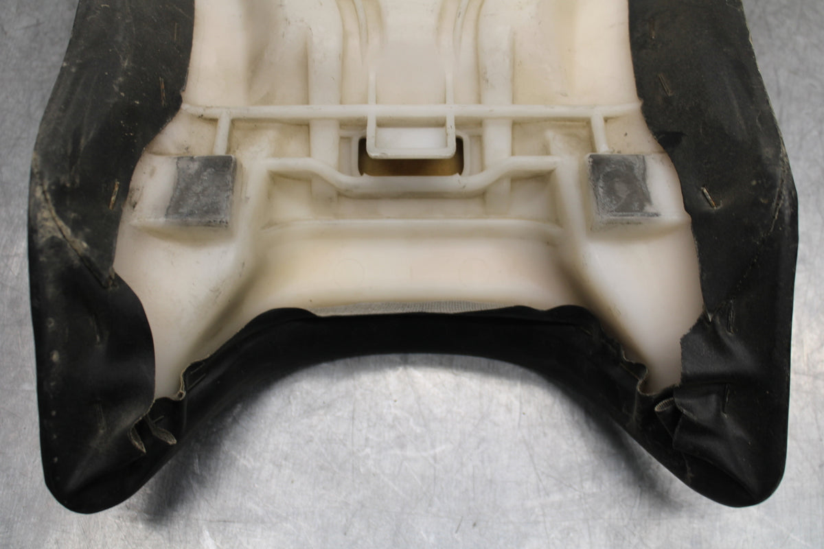 07-08 YAMAHA YZF R1 FRONT DRIVERS SEAT PAD SADDLE PILLION BB724
