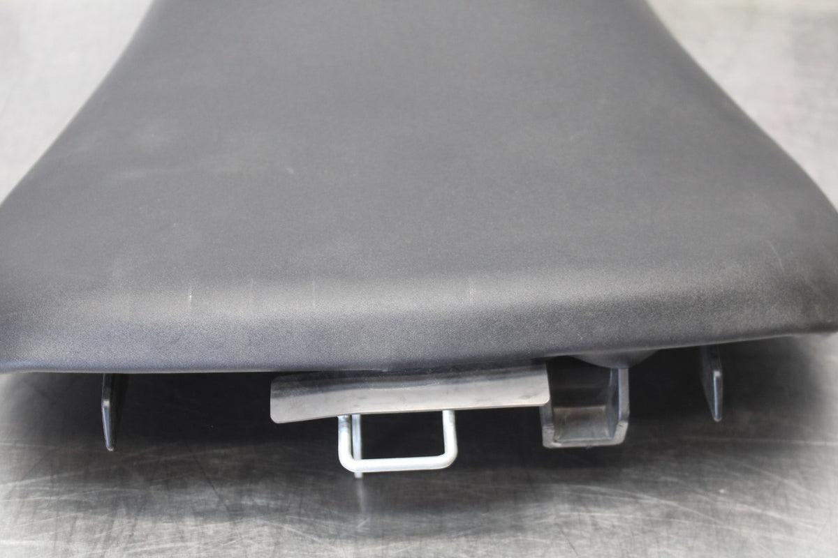 15-17 YAMAHA FJ09 FRONT DRIVERS SEAT PAD SADDLE PILLION BB906