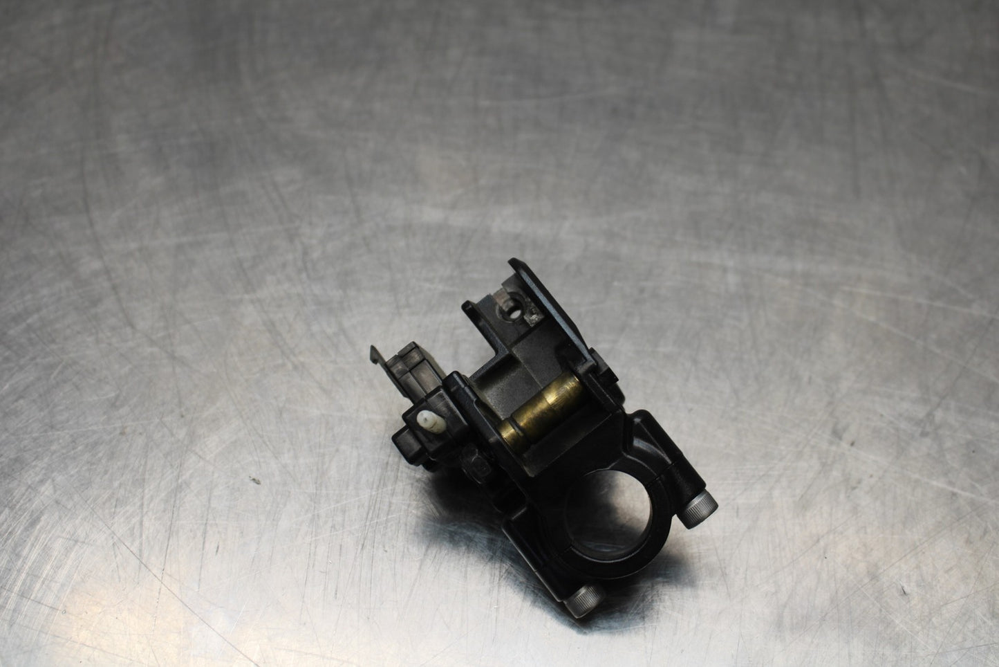 21-23 KAWASAKI NINJA ZX6R CLUTCH LEVER PERCH MOUNT BRACKET BB179