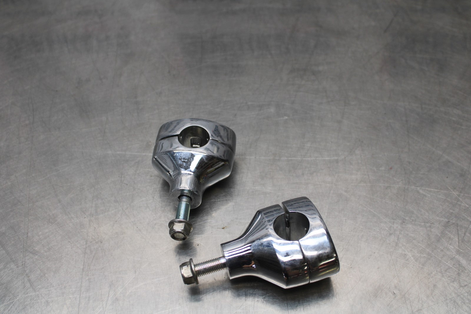 08 KAWASAKI VULCAN 900 HANDLEBAR RISERS BB184