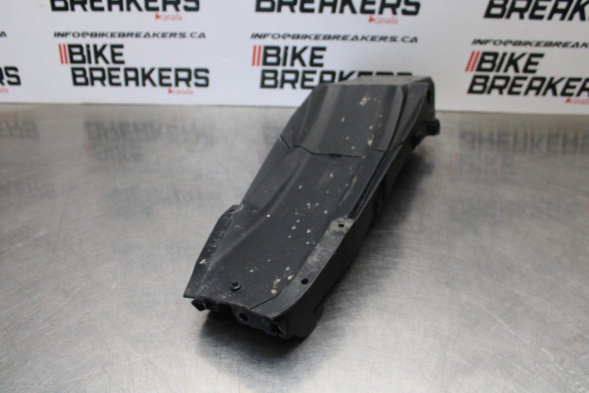23-24 YAMAHA MT-07 REAR BACK TAIL UNDERTAIL BATTERY TRAY PLASTIC BB194