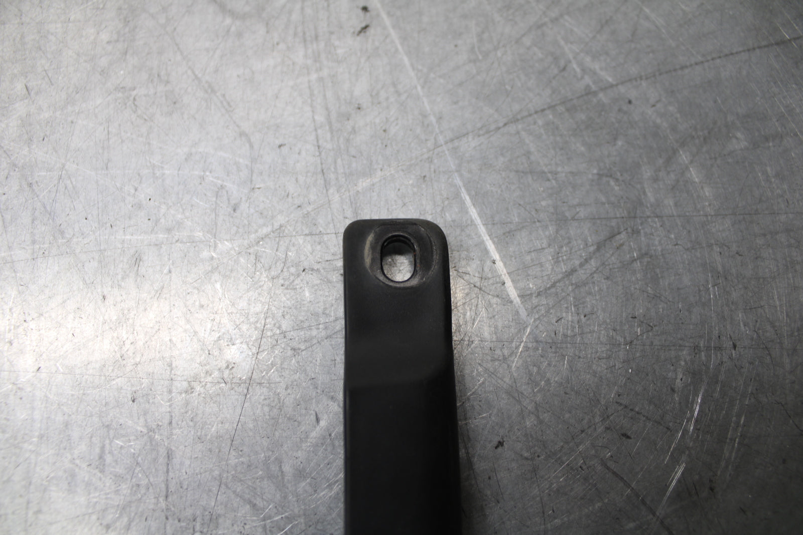 16 KAWASAKI NINJA ZX10R REAR BACK WHEEL TIRE HUGGER FENDER 35023-0188  BB650