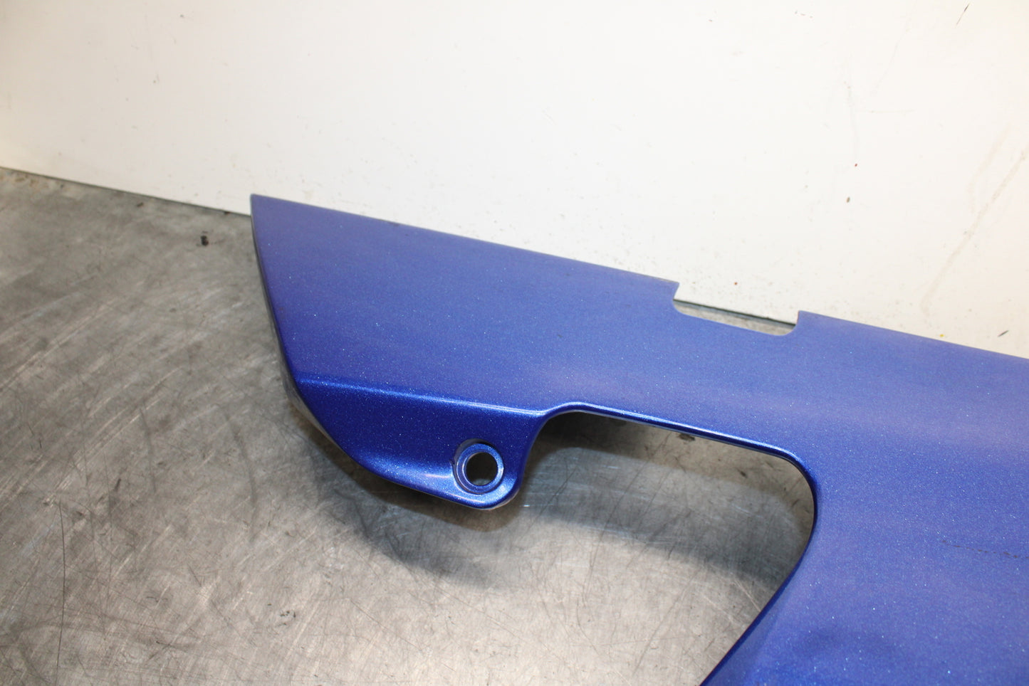 99-02 YAMAHA YZF R6 LEFT LOWER BOTTOM BELLY SIDE FAIRING COWL BB246