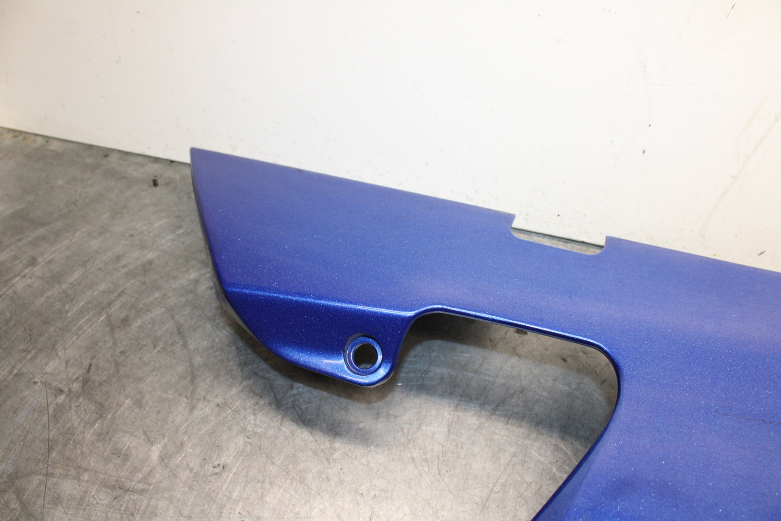 99-02 YAMAHA YZF R6 LEFT LOWER BOTTOM BELLY SIDE FAIRING COWL BB246