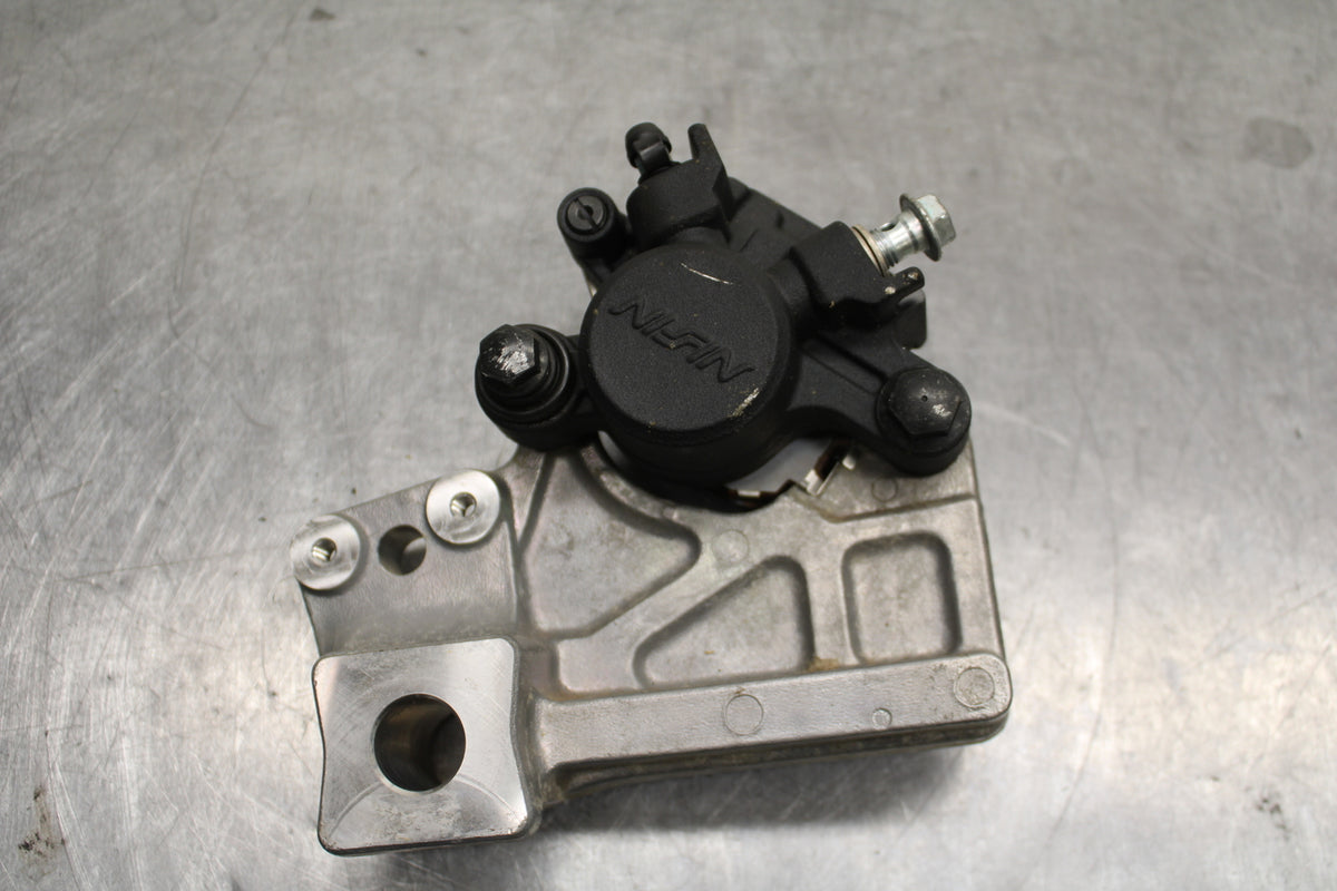 13-16 SUZUKI BANDIT 1250S ABS REAR BACK BRAKE CALIPER W MOUNT BRACKET BB134