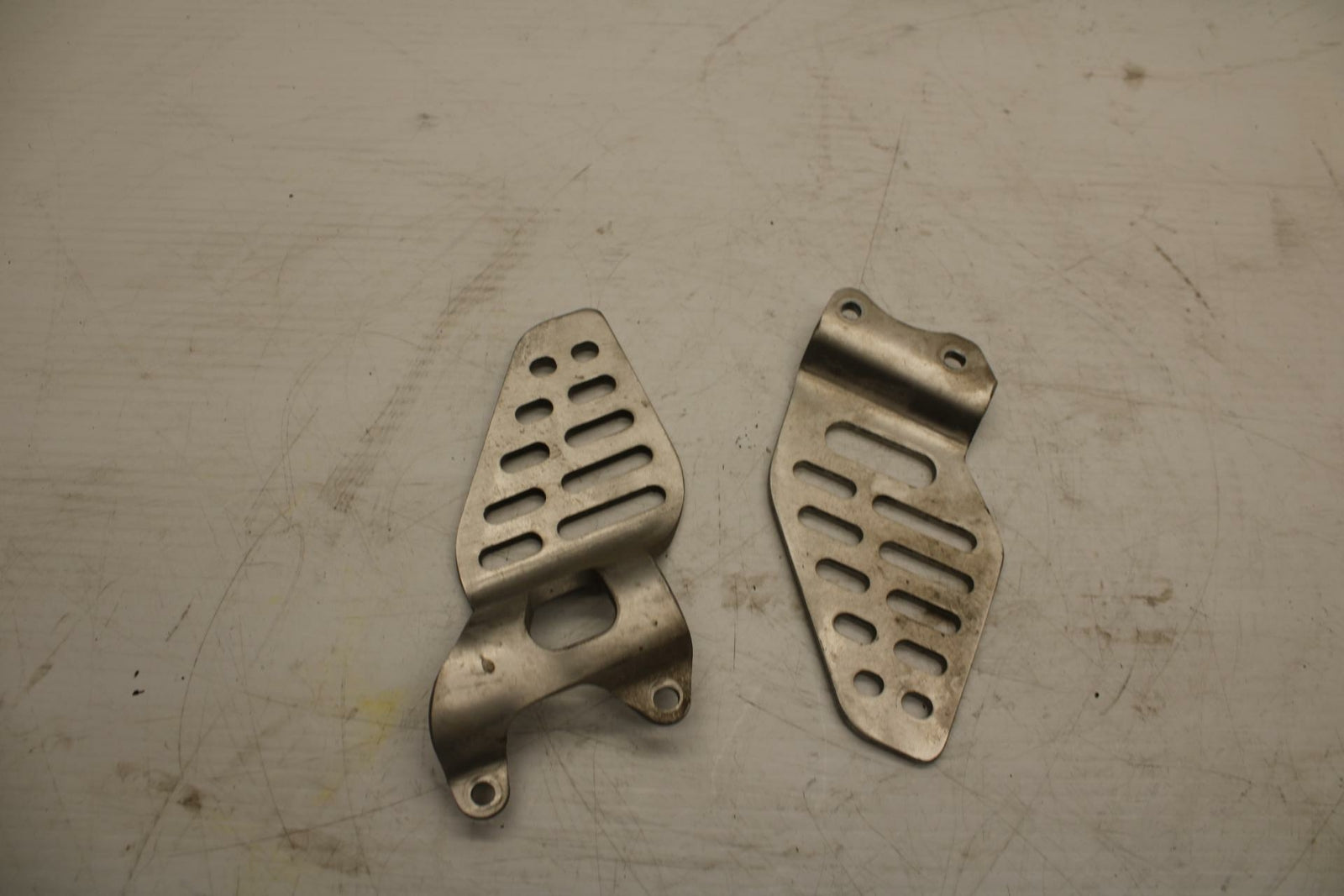 07 YAMAHA YZF R6 2c0  REARSET REAR SET HEEL GUARD COVER  BB284