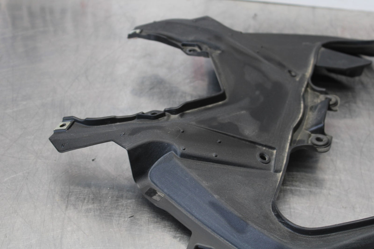 21-23 KAWASAKI NINJA ZX6R CENTER REAR BACK TAIL FAIRING COWL BB179