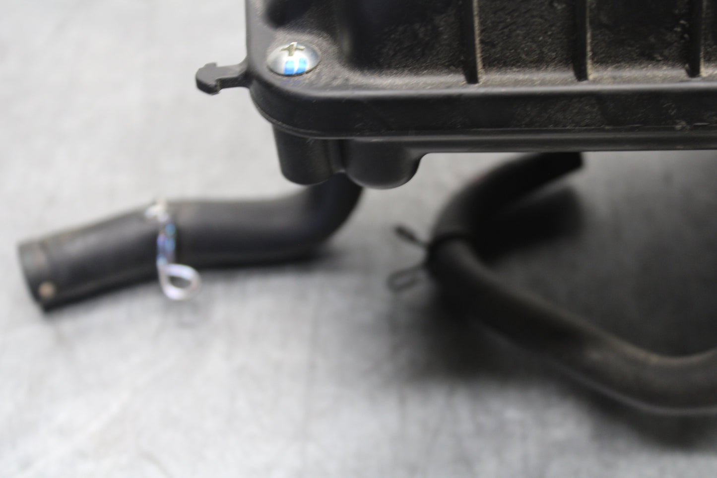 18-23 KAWASAKI NINJA 400 AIRBOX AIR INTAKE FILTER BOX BB660