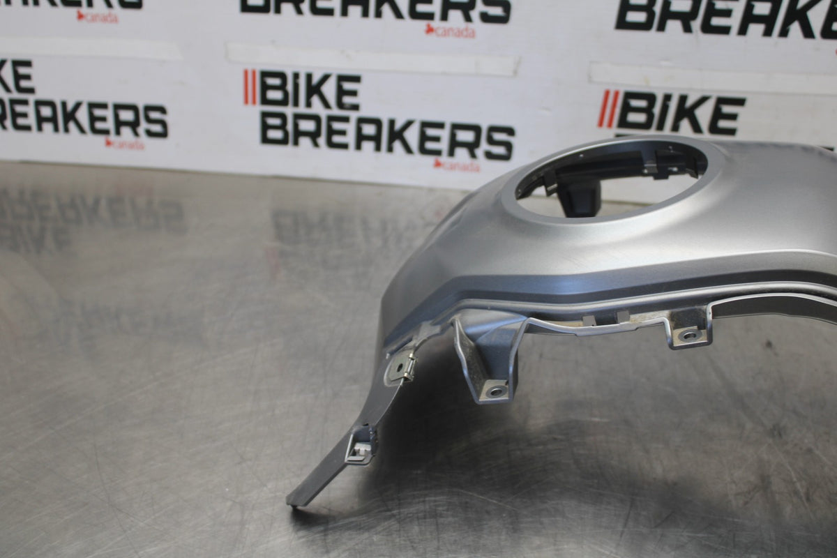 20-23 BMW F900R GAS TANK FUEL CELL COVER FAIRING COWL BB923