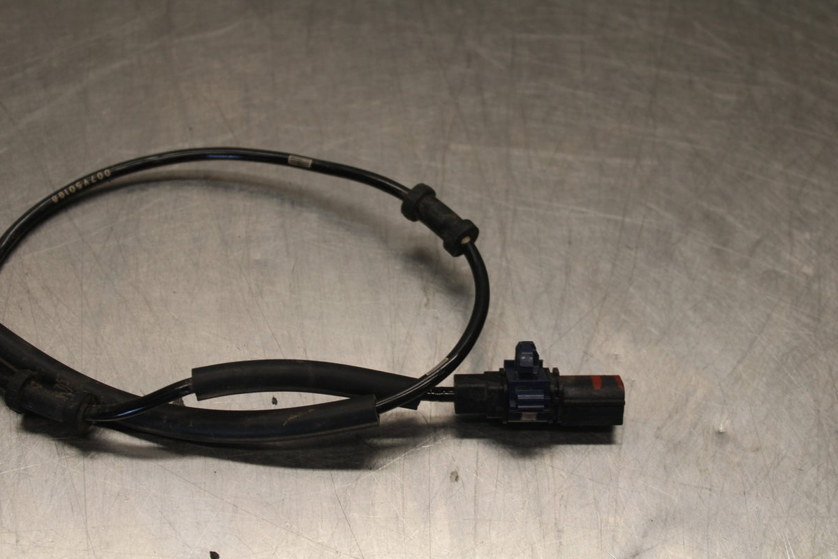 25 KAWASAKI Z900 FRONT ABS BRAKE SENSOR BB928
