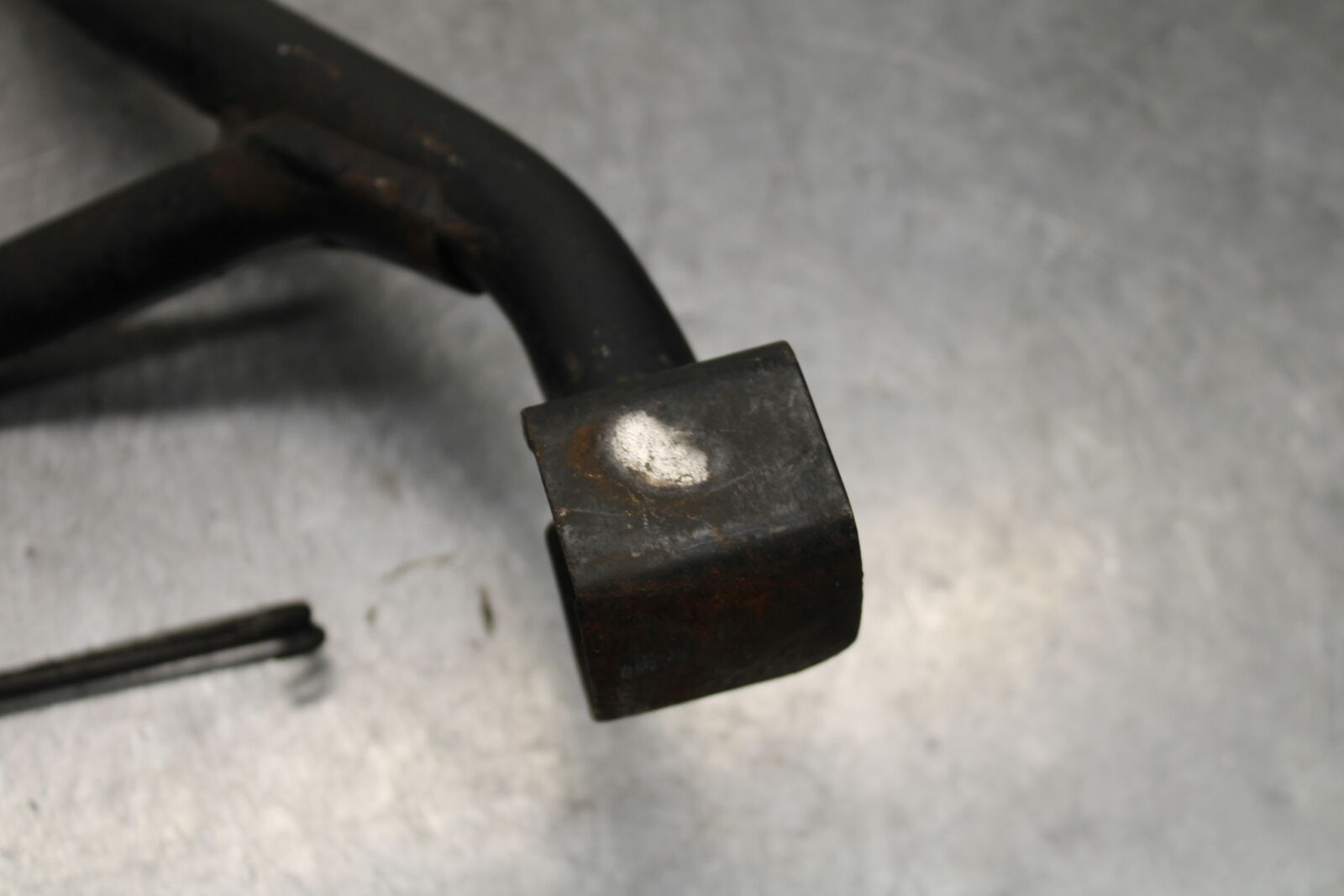 04-05 SUZUKI KATANA 750 GSX750F CENTER MAIN STAND BB110