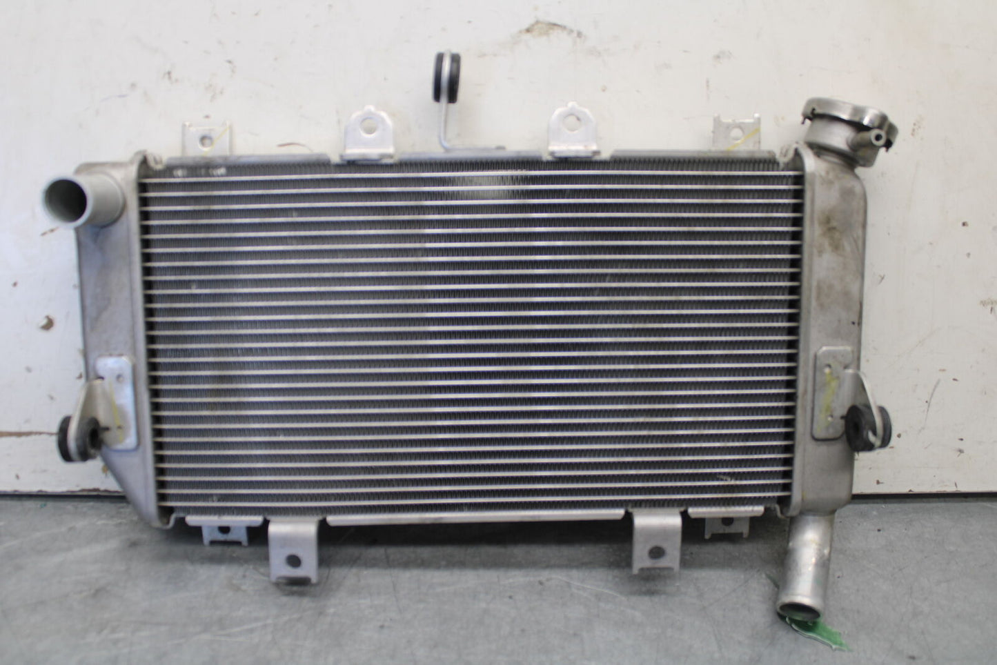 18-23 KAWASAKI NINJA 400 ENGINE RADIATOR MOTOR COOLER COOLING RADIATER BB660