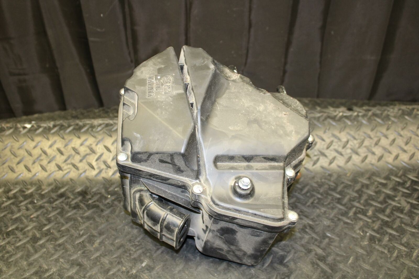 19 YAMAHA YZF R3 AIRBOX AIR INTAKE FILTER BOX BB177
