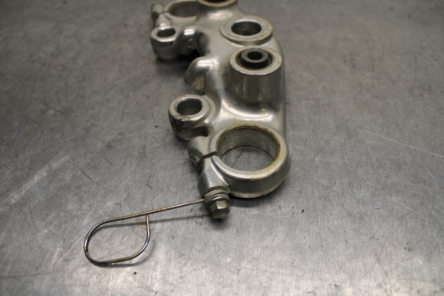 1984 Yamaha Virago 1000 FORKS UPPER TRIPLE TREE CLAMP BB117