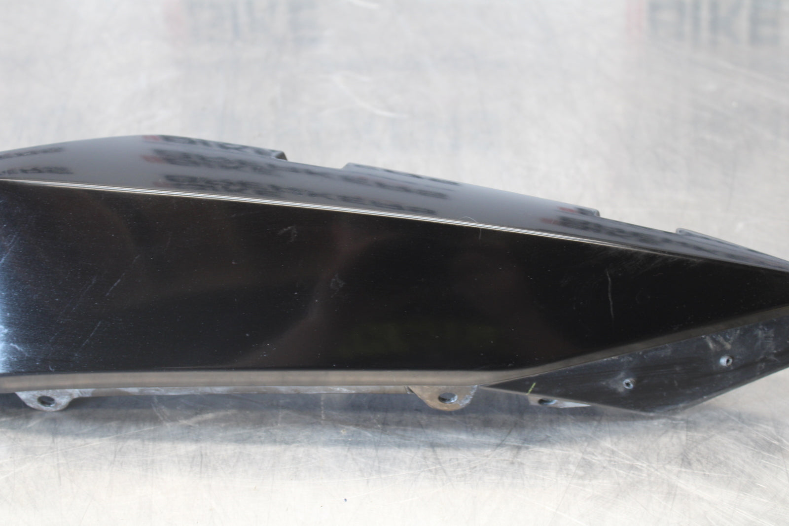 09-15 YAMAHA FZ6R LEFT REAR BACK TAIL FAIRING COWL SHROUD BB161