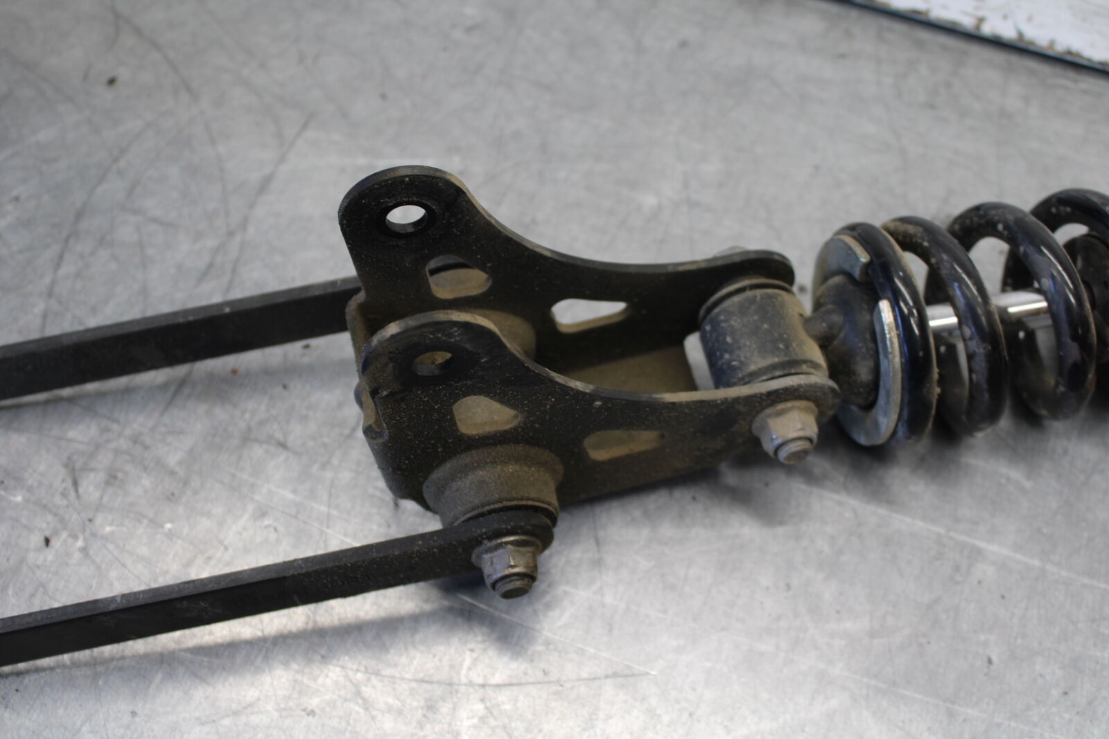 19-22 KAWASAKI Z400 REAR BACK SHOCK ABSORBER SUSPENSION BB708