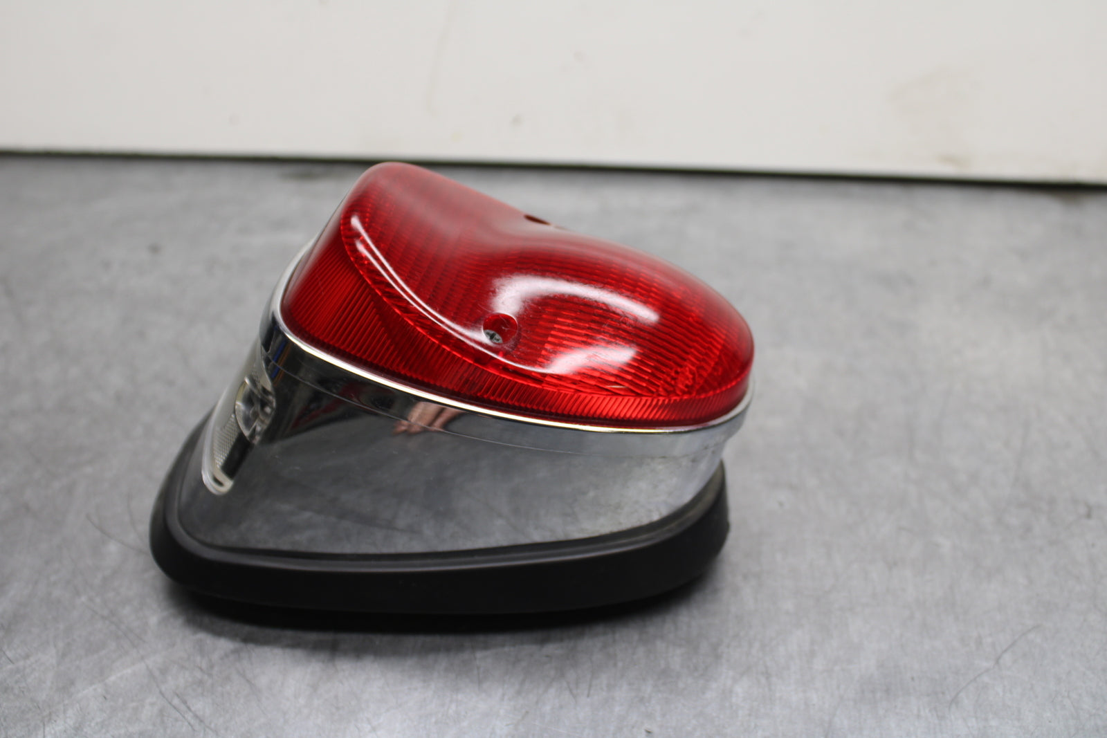 03-08 KAWASAKI VULCAN 1600 TAILLIGHT REAR TAIL BRAKE LIGHT BB123