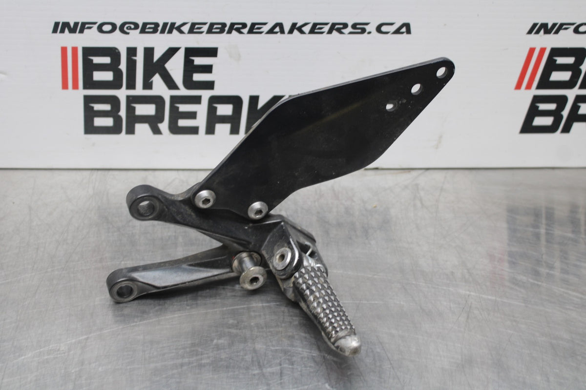 08 KAWASAKI NINJA ZX10R LEFT REARSET REAR SET DRIVER FOOT PEG REST STOP BB201