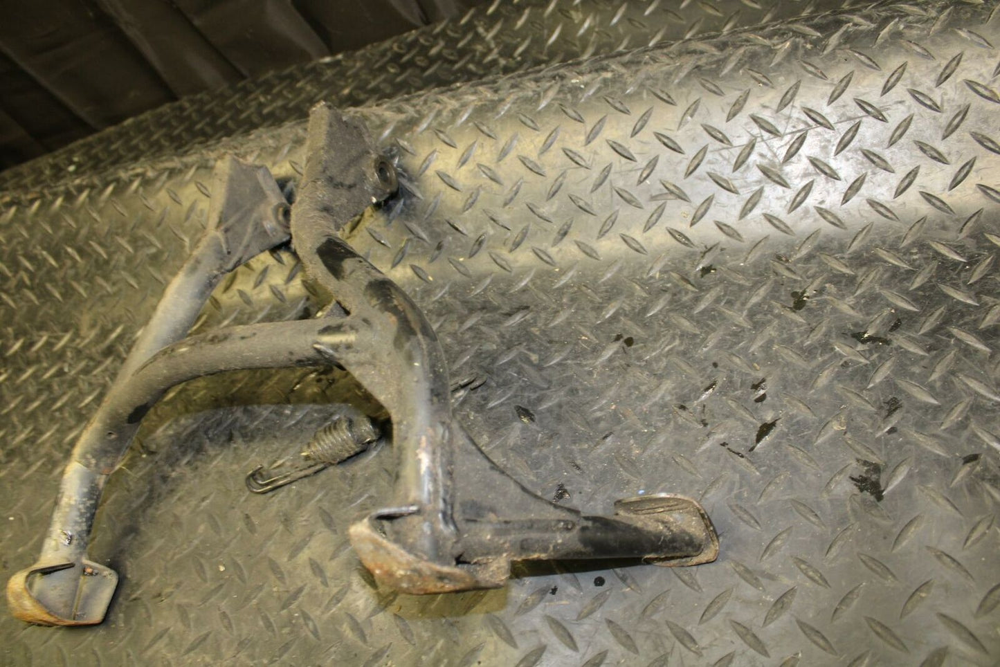 05-06 SUZUKI KATANA 750 GSX750F CENTER MAIN STAND bb166