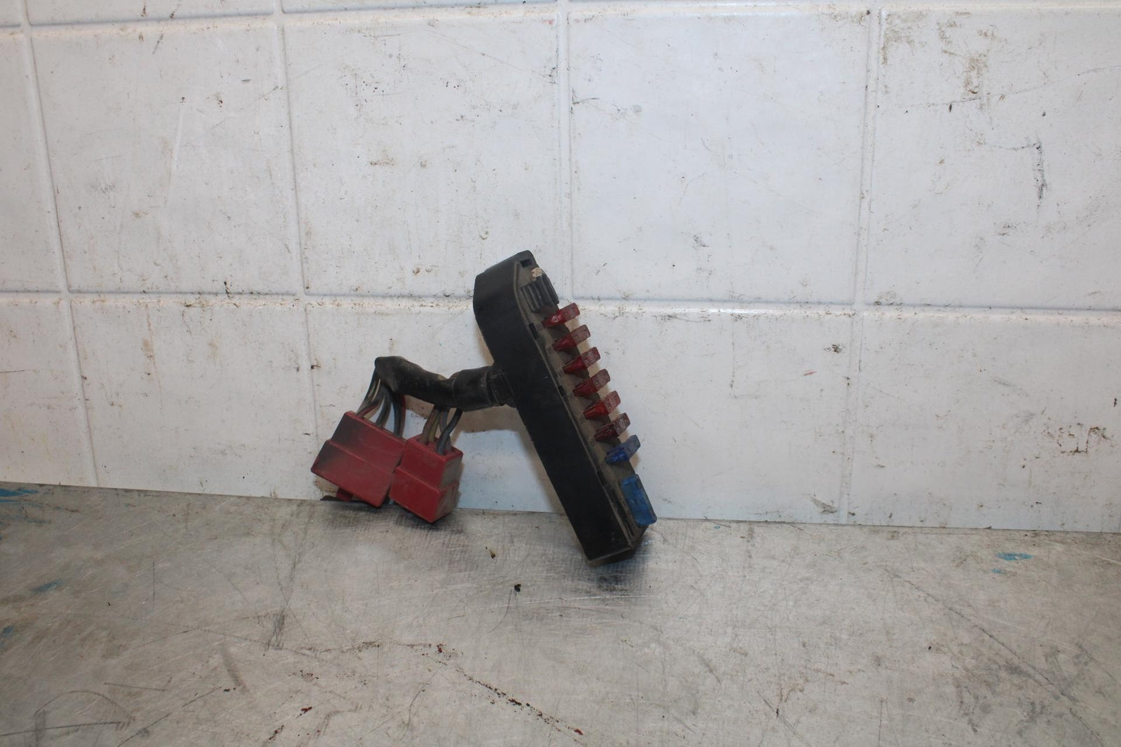 87-96 HONDA CBR1000F FUSE bOX  BB420