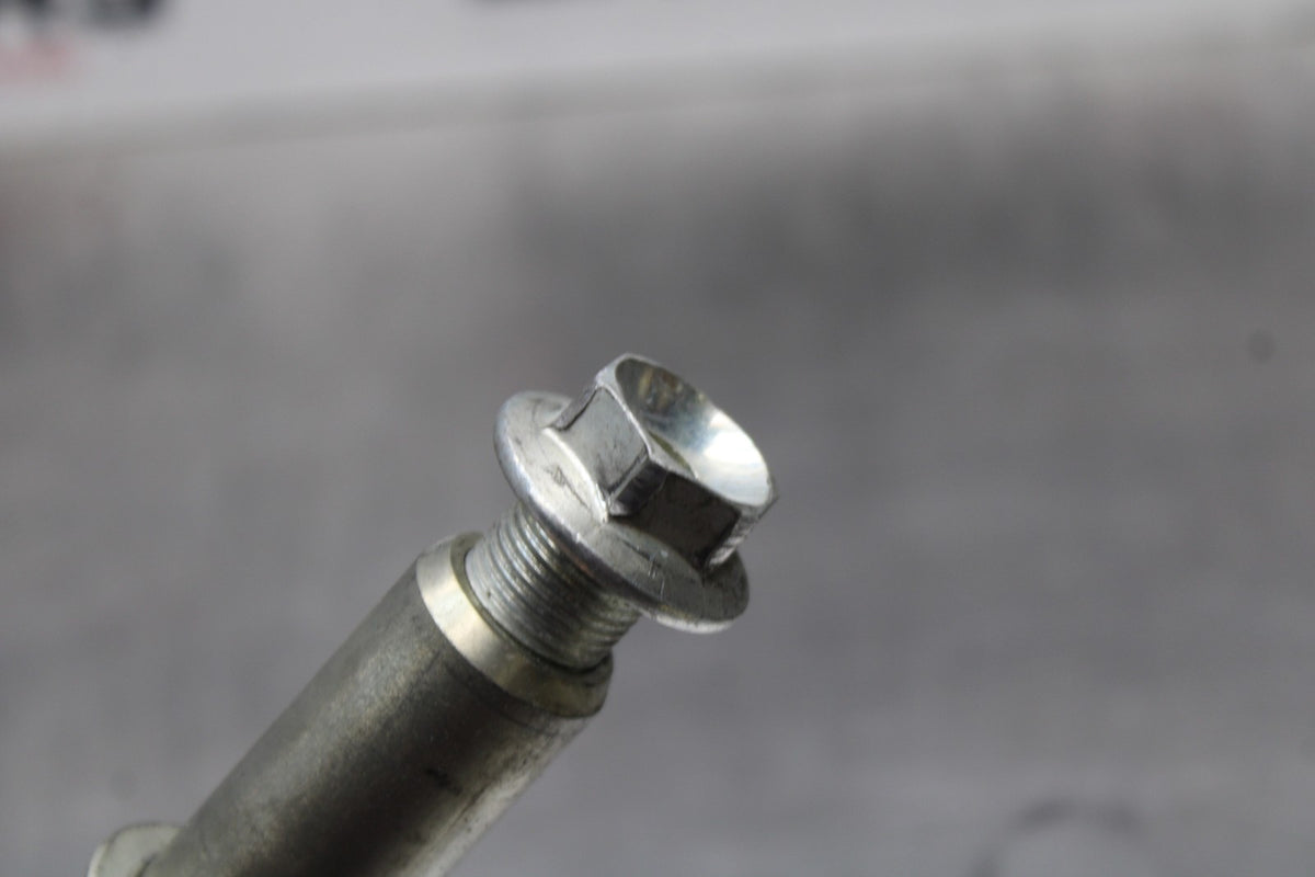 08-10 SUZUKI GSXR 600 FRONT WHEEL RIM AXLE PIVOT BOLT BB202