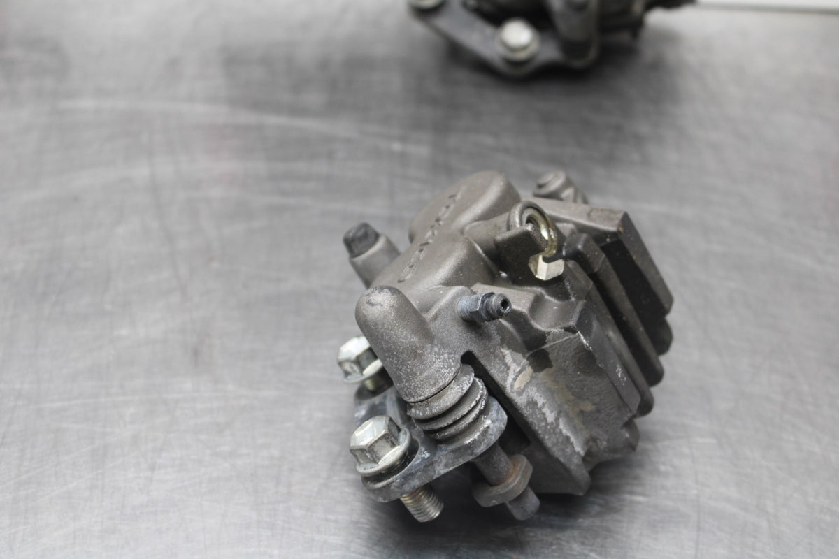 08 SUZUKI SV650 RIGHT LEFT FRONT BRAKE CALIPER SET PAIR CALIPERS BB846