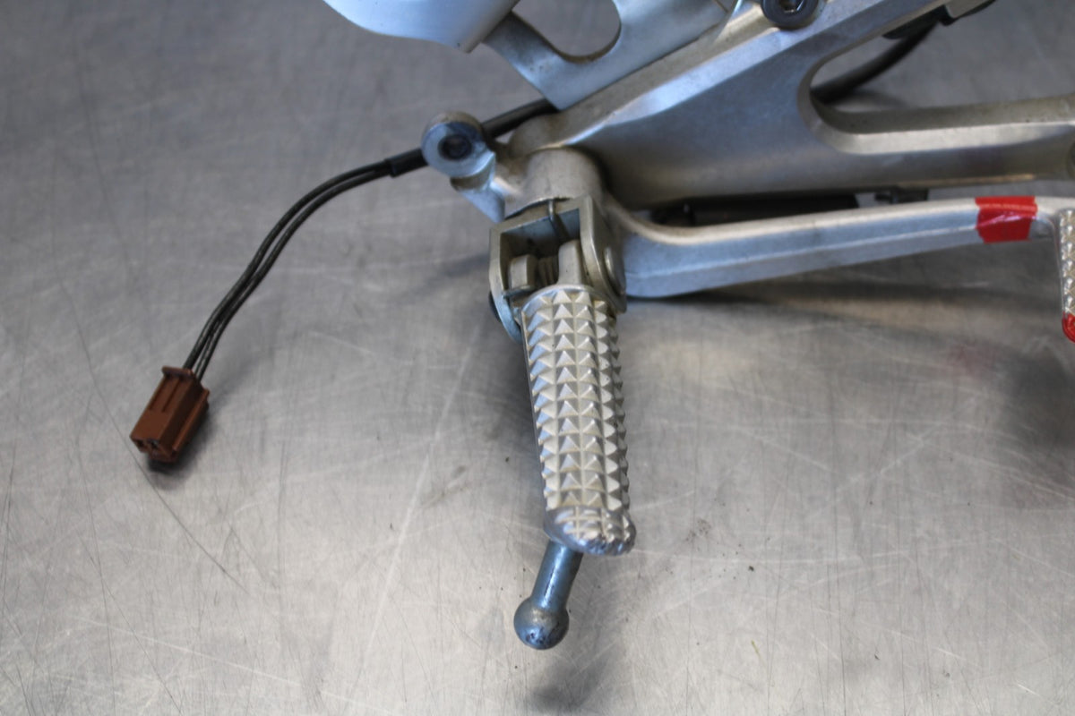 03-04 YAMAHA YZF R6 RIGHT REARSET REAR SET DRIVER FOOT PEG REST STOP BB890