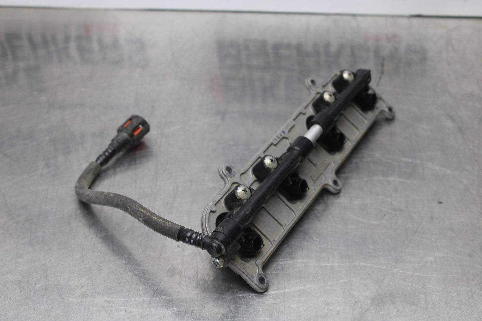 07-08 KAWASAKI NINJA ZX6R SECONDARY FUEL INJECTORS TOP AIRBOX GAS RAIL BB203