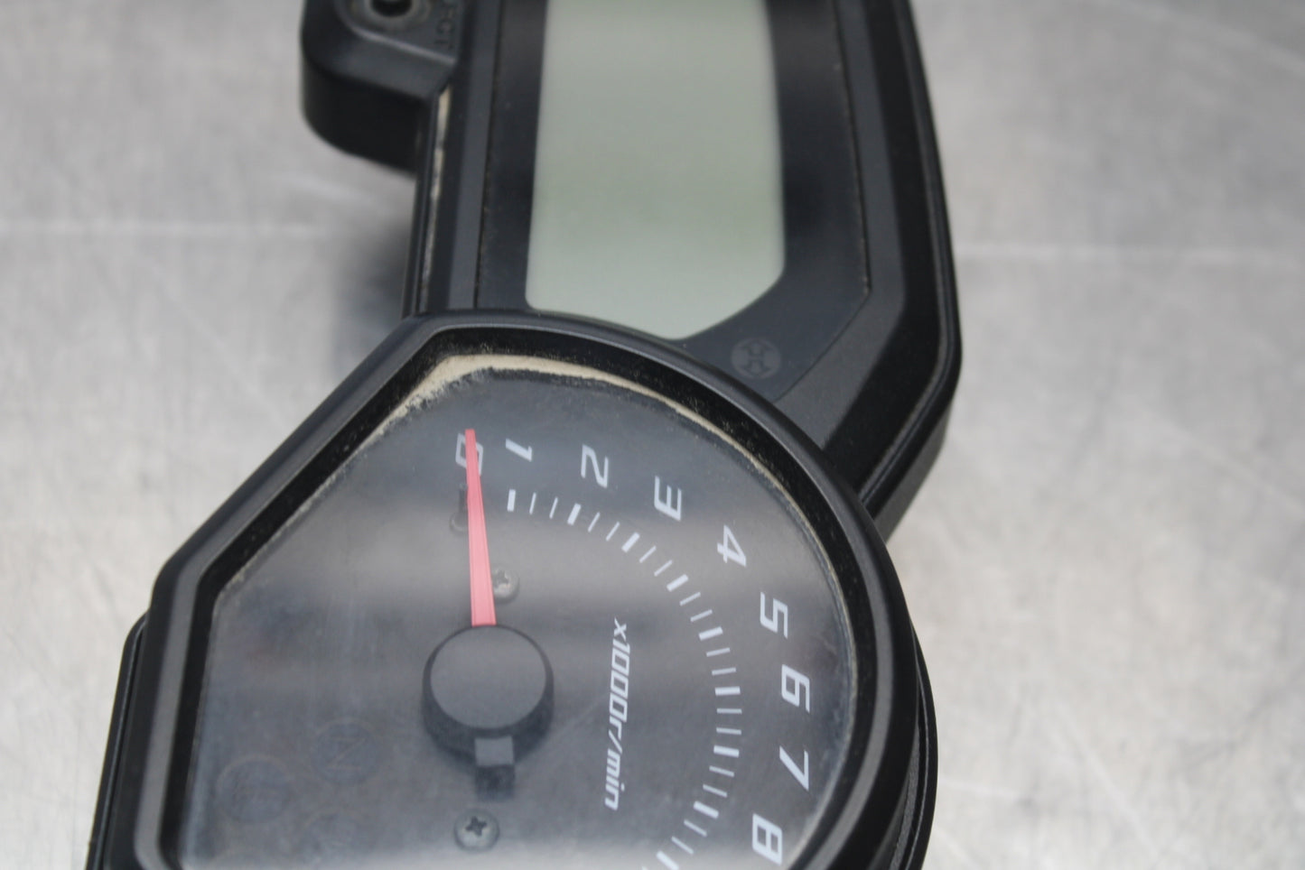 09-15 YAMAHA FZ6R SPEEDO TACH GAUGES CLUSTER SPEEDOMETER TACHOMETER BB161