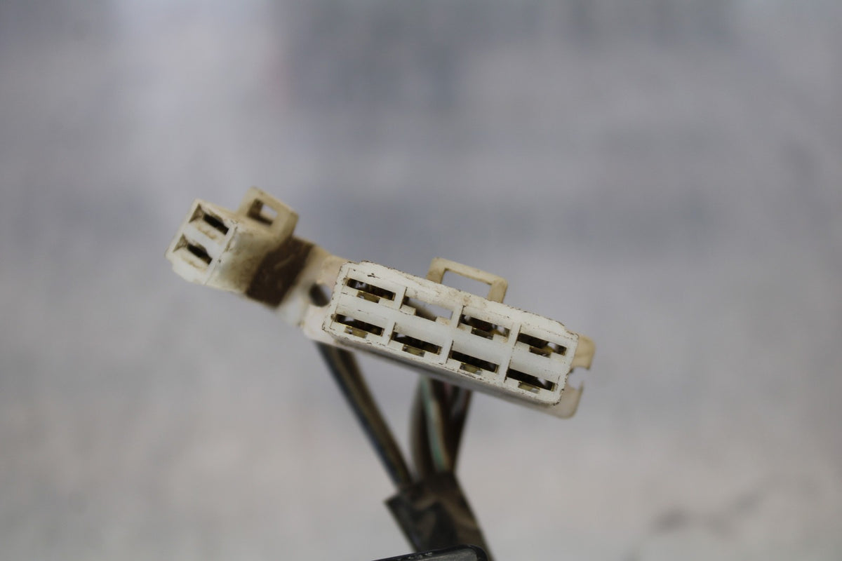 76-77 HONDA GOLDWING 1000 FUSE BOX  BB171