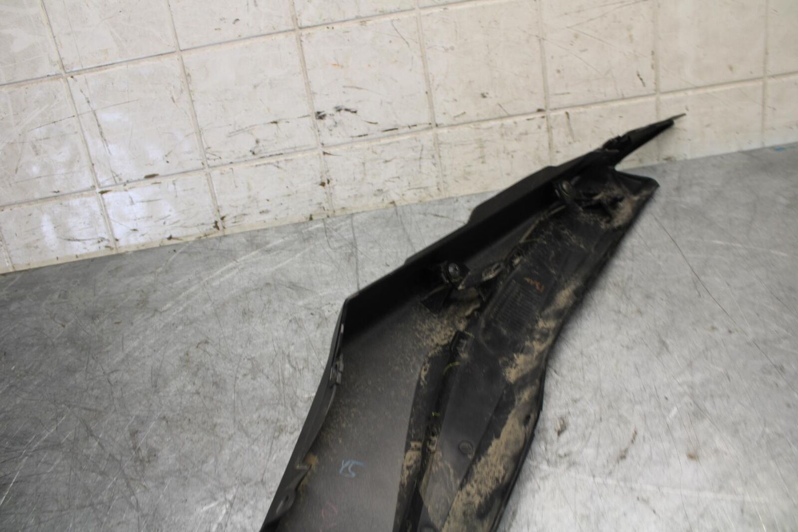2015 Yamaha YZF R3 RIGHT REAR BACK TAIL FAIRING COWL SHROUD BB526