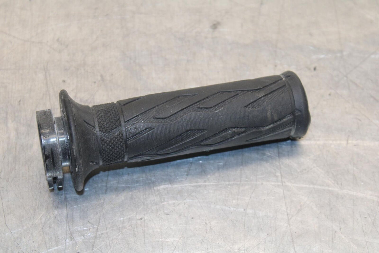 2011 Suzuki GSXR600 RIGHT THROTTLE GRIP BB605